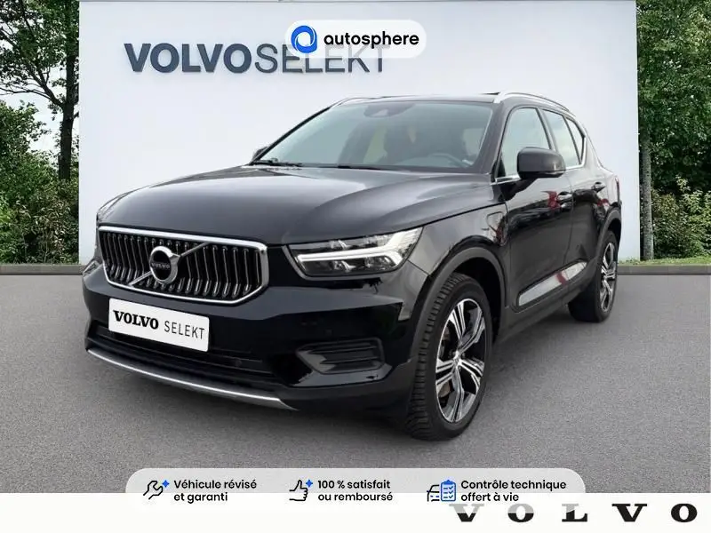 VOLVO  XC40