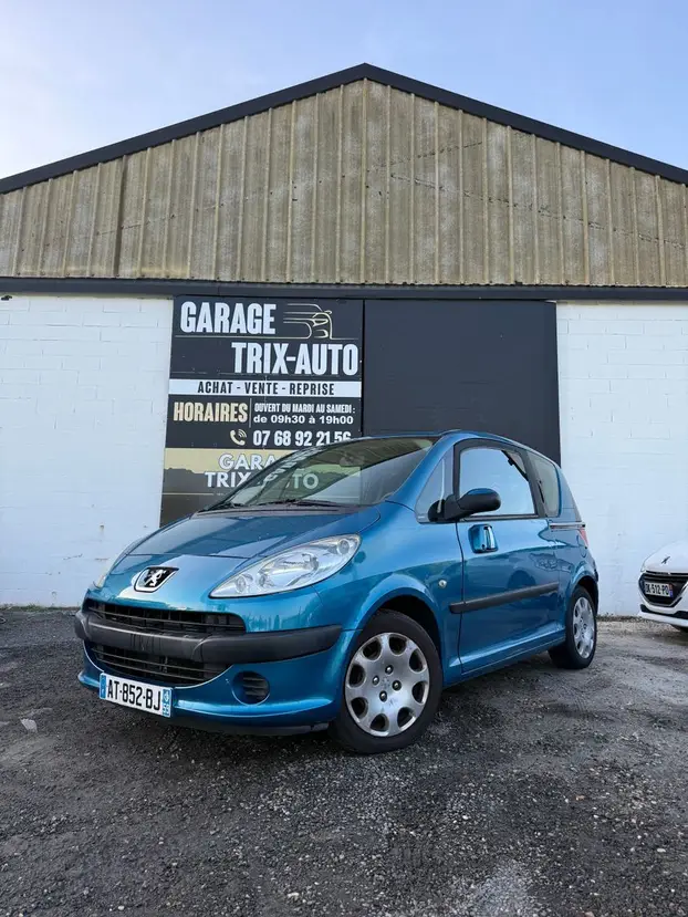 PEUGEOT    1007