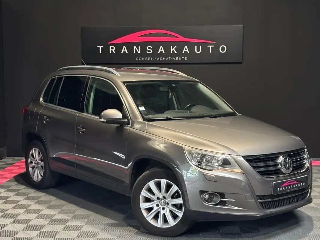 VOLKSWAGEN  TIGUAN