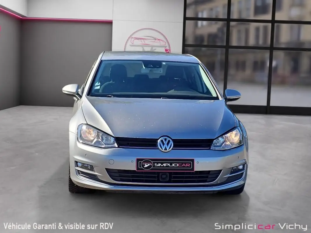 VOLKSWAGEN     GOLF VII