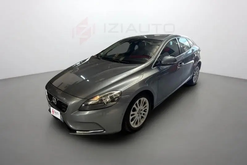 VOLVO  V40 II