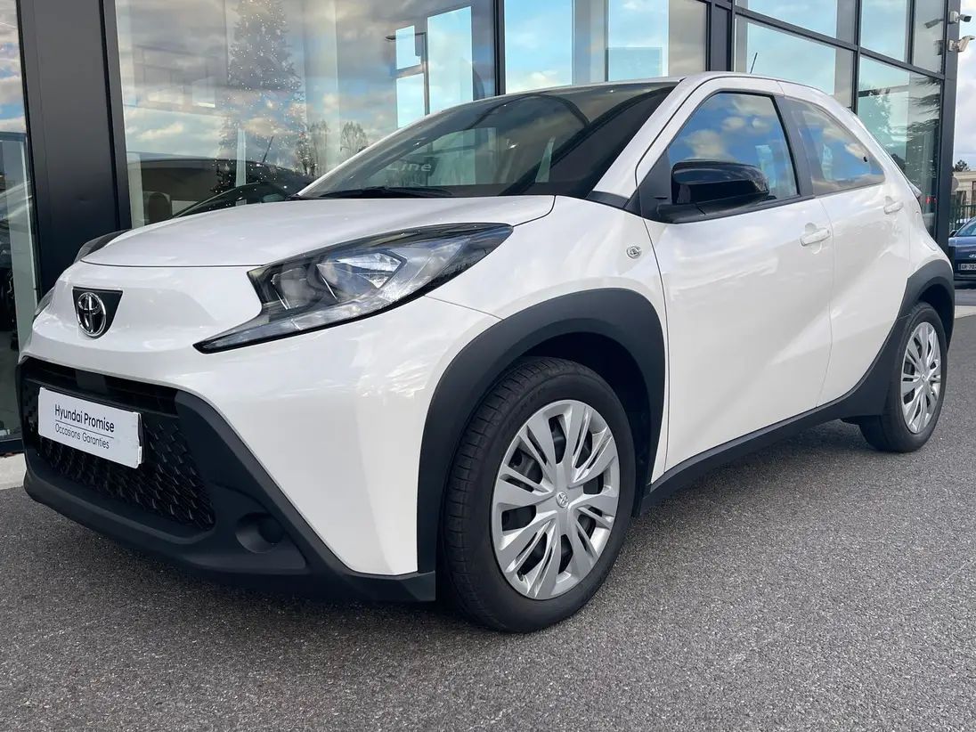 TOYOTA  AYGO X
