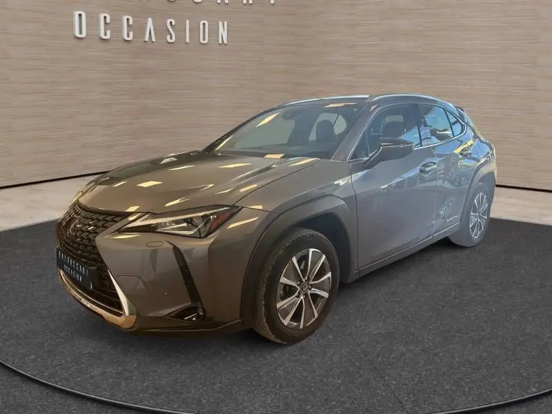 LEXUS  UX phase 2