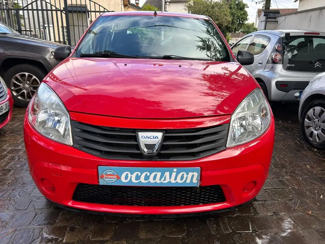 DACIA    SANDERO