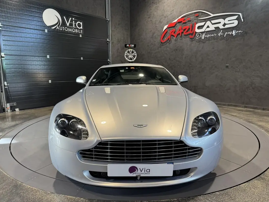 ASTON MARTIN   V8 VANTAGE