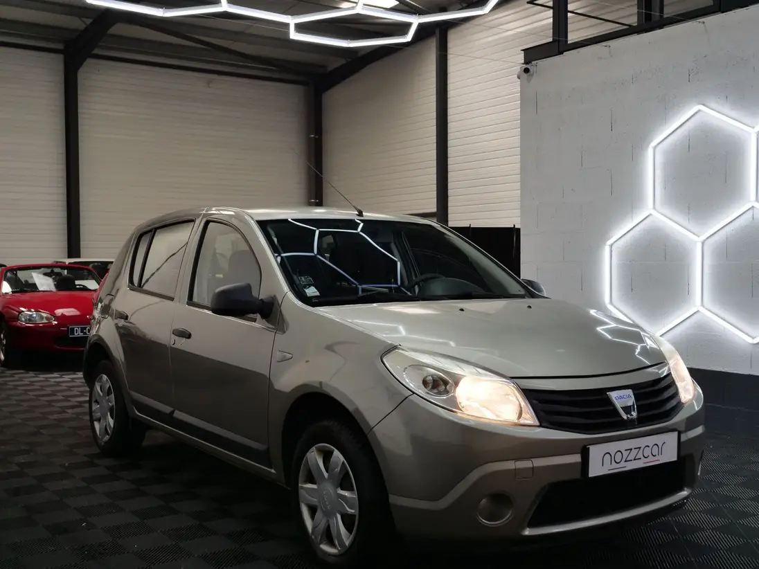 DACIA     SANDERO