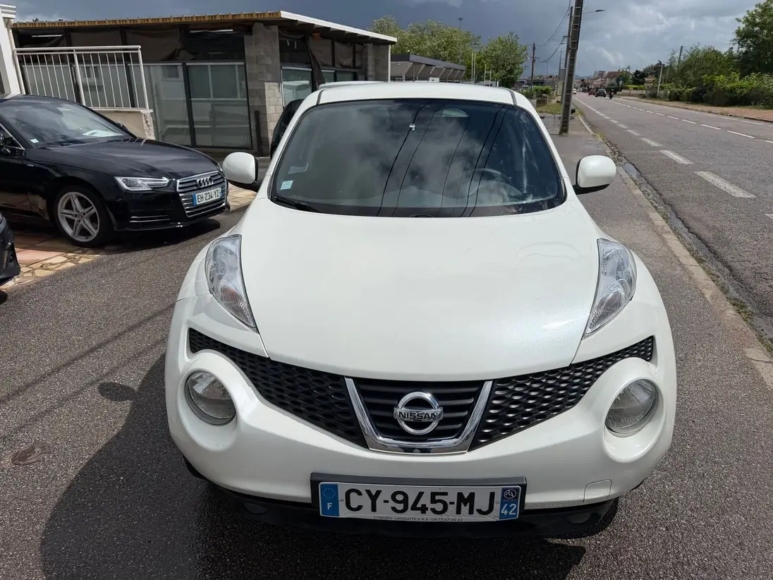 NISSAN     JUKE
