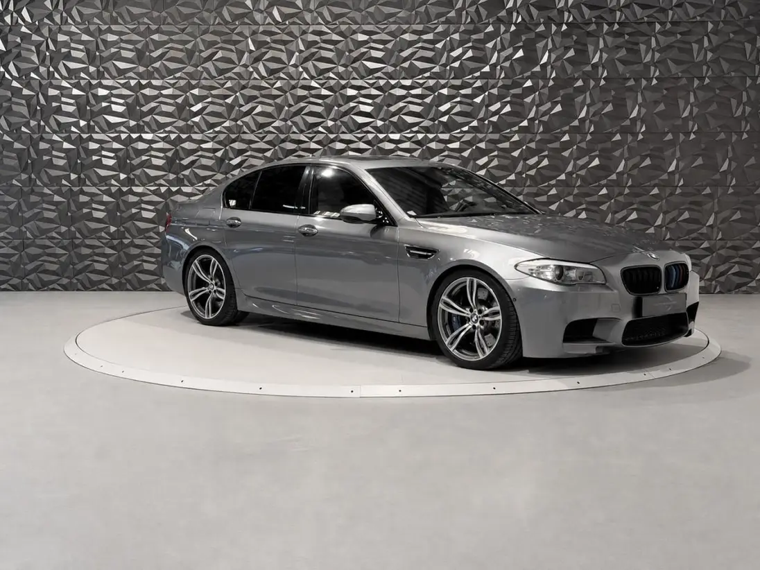 BMW    SERIE 5 F10 M5