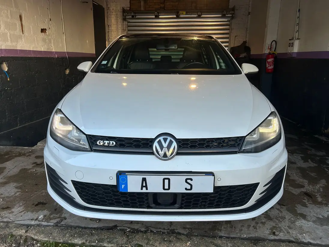 VOLKSWAGEN   GOLF VII