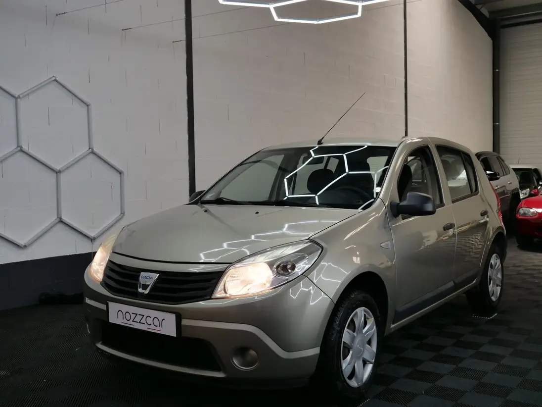 DACIA     SANDERO
