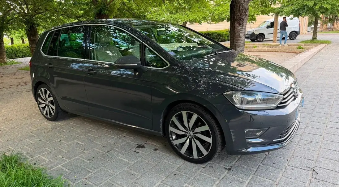 VOLKSWAGEN     GOLF SPORTSVAN