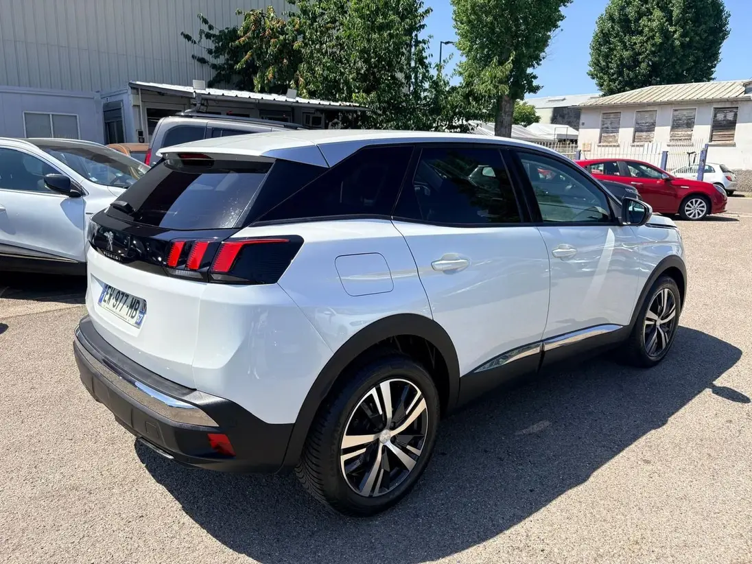 PEUGEOT     3008 II