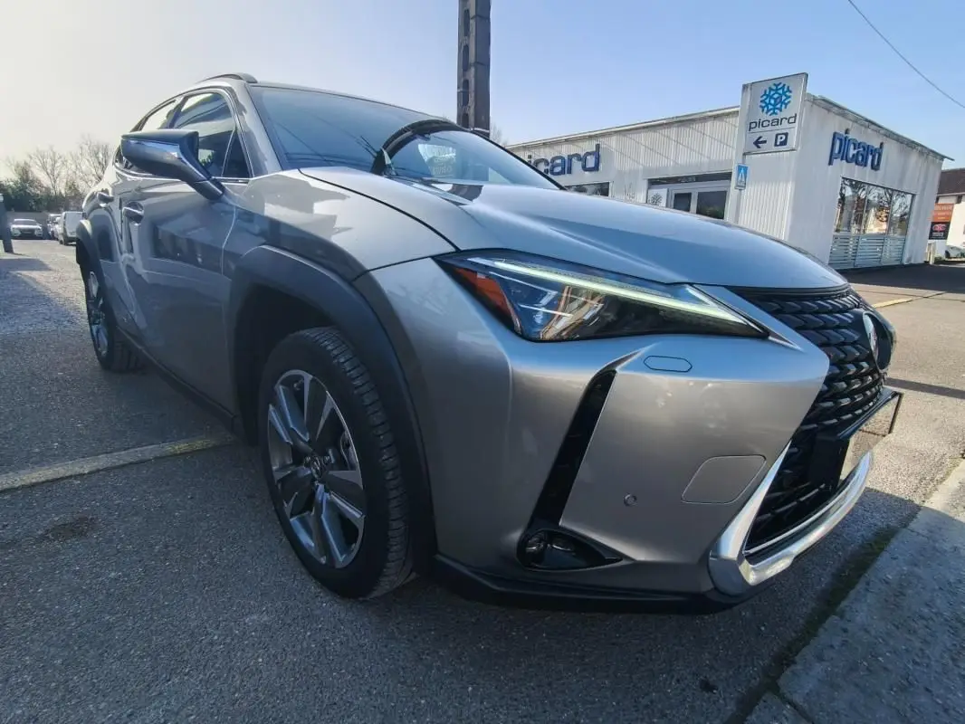LEXUS  UX phase 2
