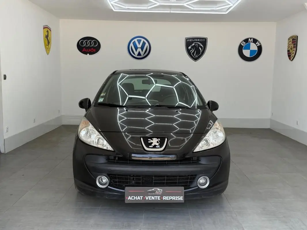 PEUGEOT     207