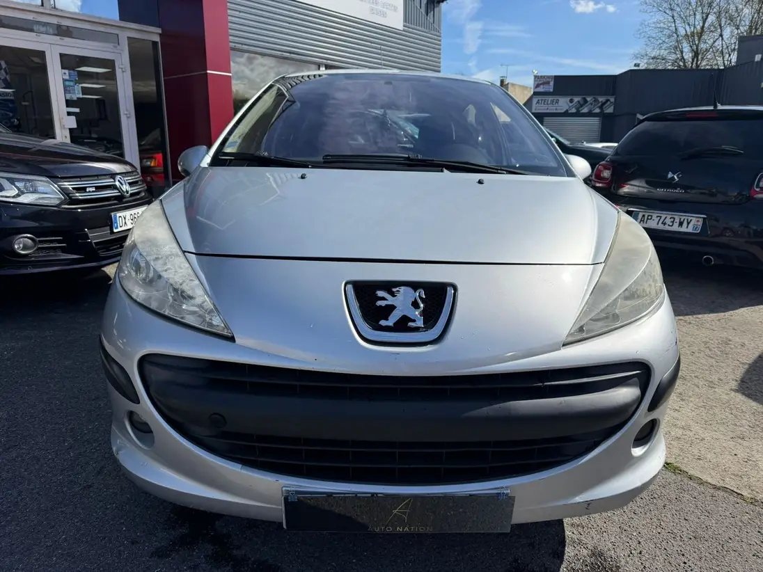 PEUGEOT    207