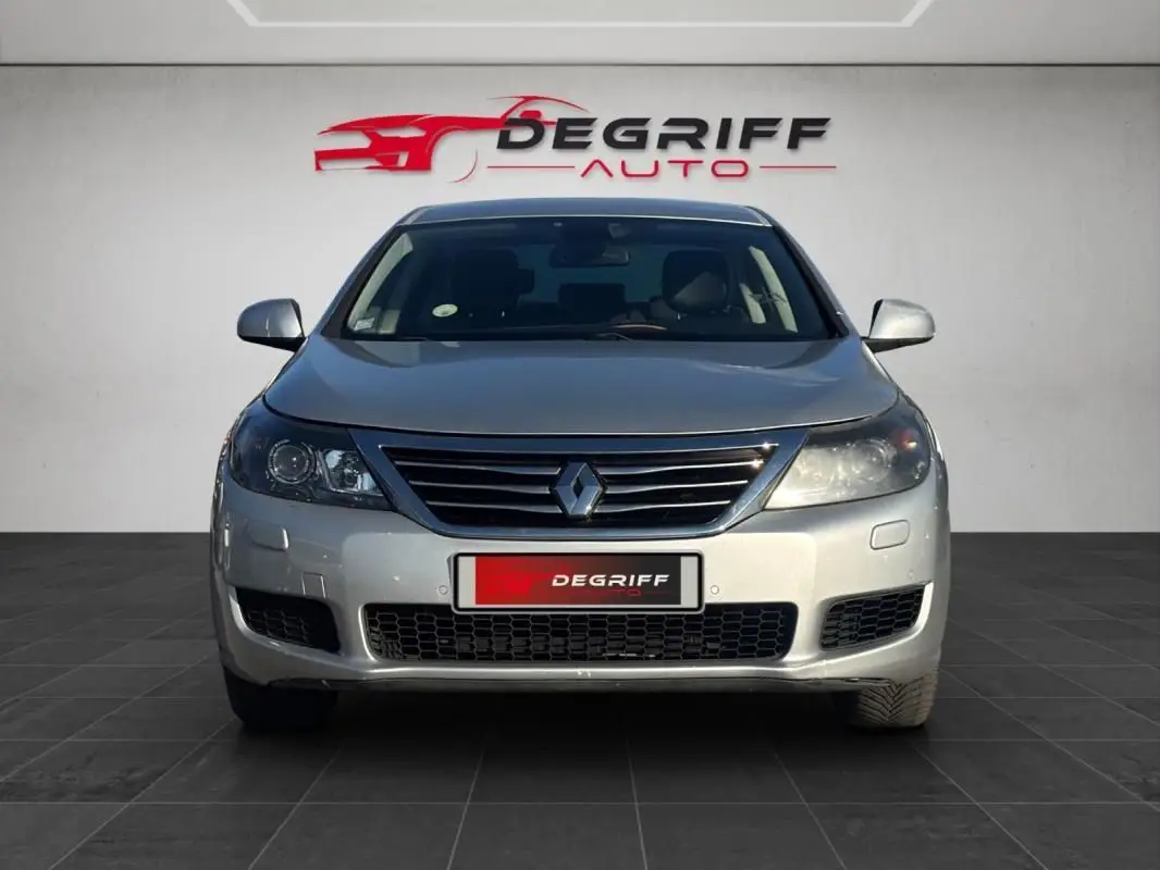 RENAULT    LATITUDE