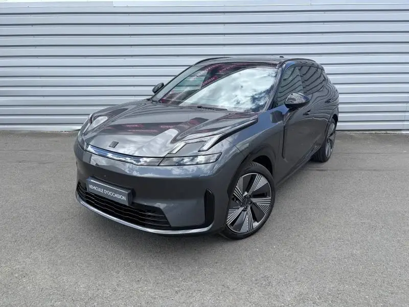 LYNK & CO  08