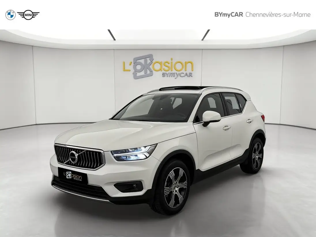 VOLVO  XC40