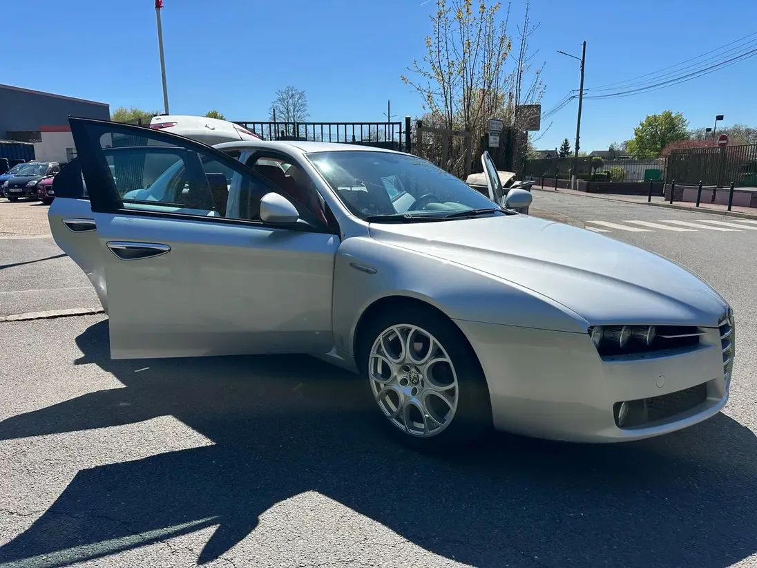 ALFA ROMEO  159