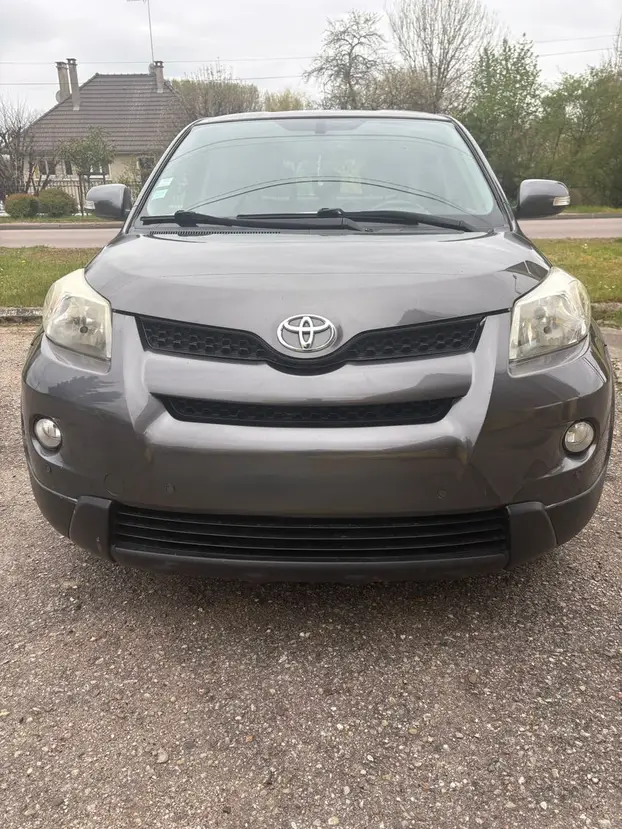 TOYOTA    URBAN CRUISER