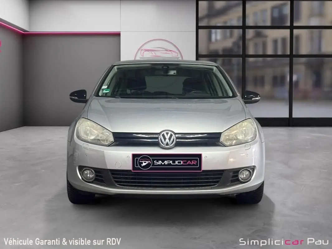 VOLKSWAGEN     GOLF VI