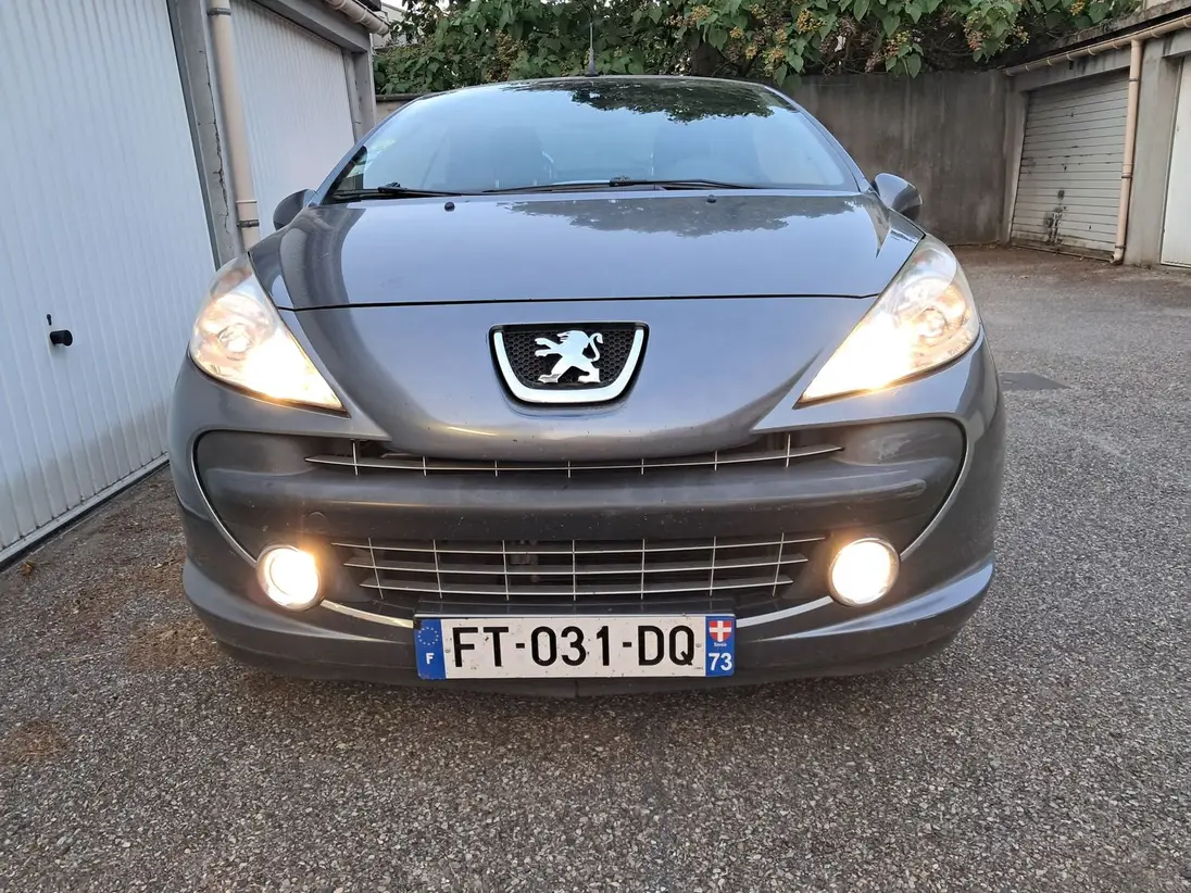 PEUGEOT    207 CC