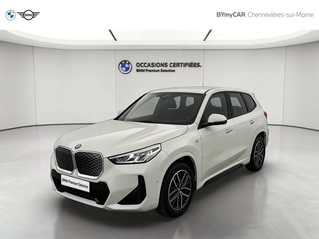 BMW  IX1 U11
