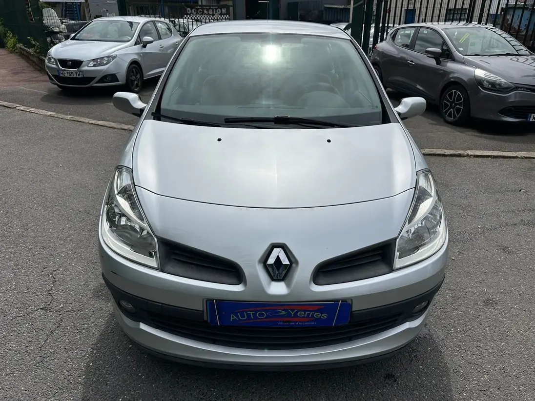  RENAULT   CLIO III