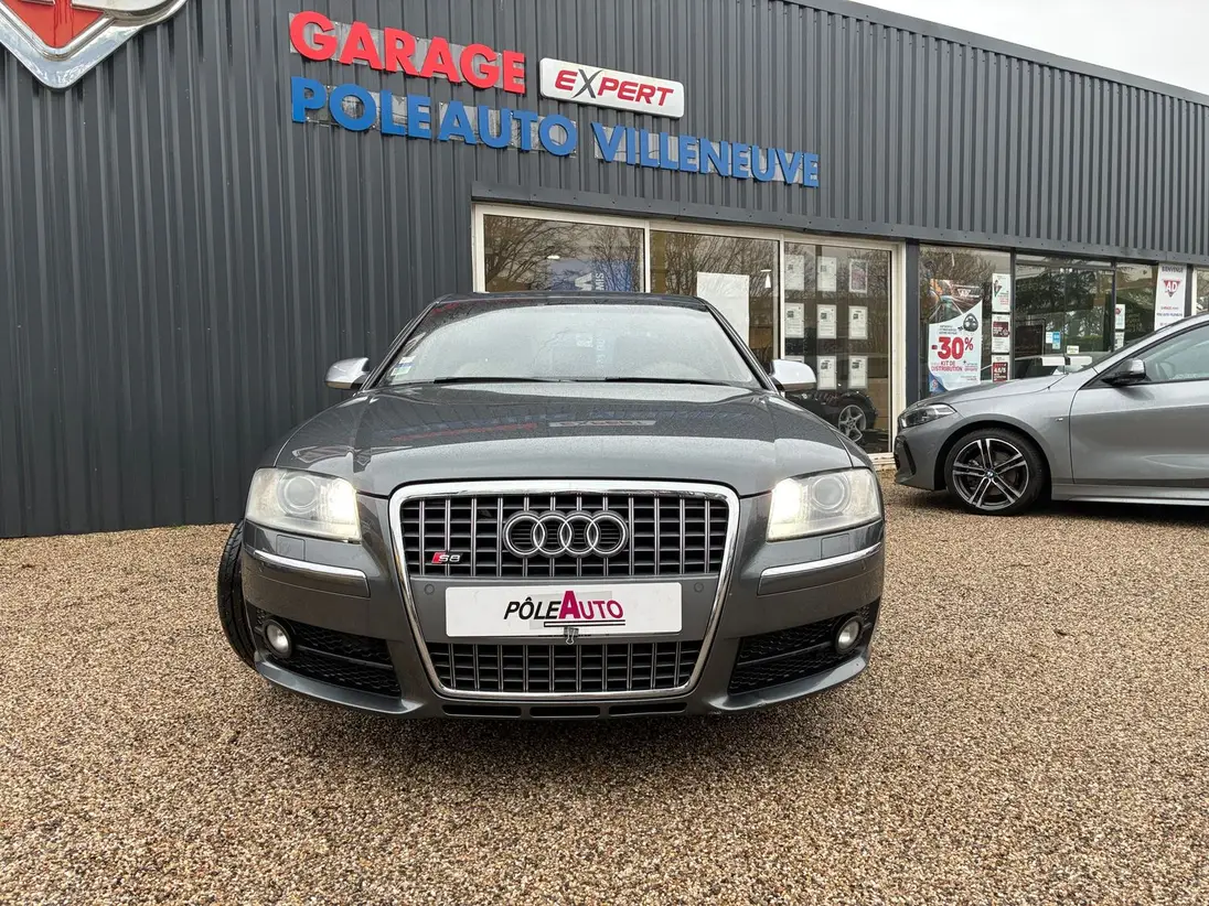 AUDI    I S8 II