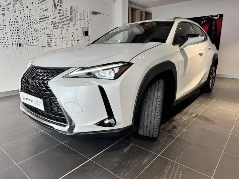 LEXUS  UX phase 2