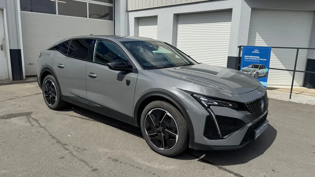 PEUGEOT  408