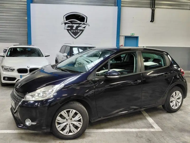 PEUGEOT     208