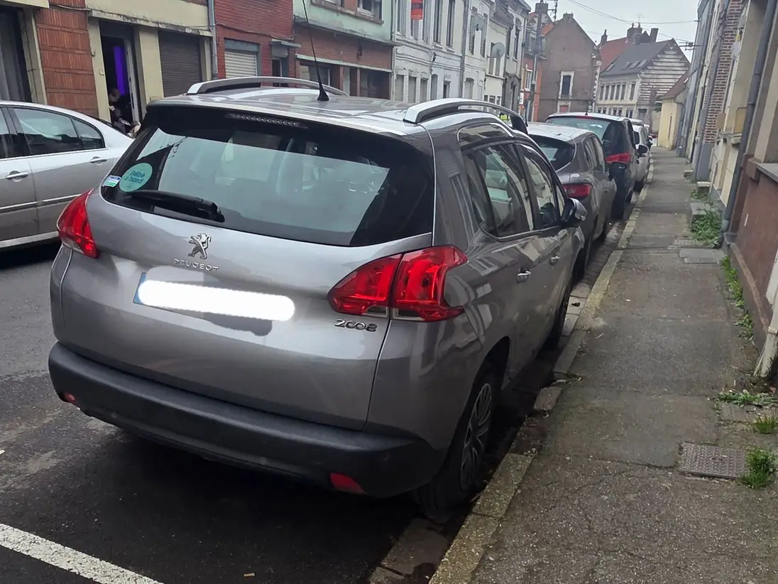 PEUGEOT  2008