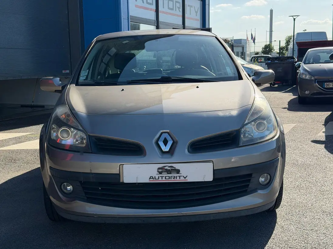 RENAULT     CLIO III