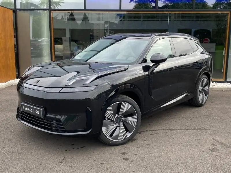 LYNK & CO  08