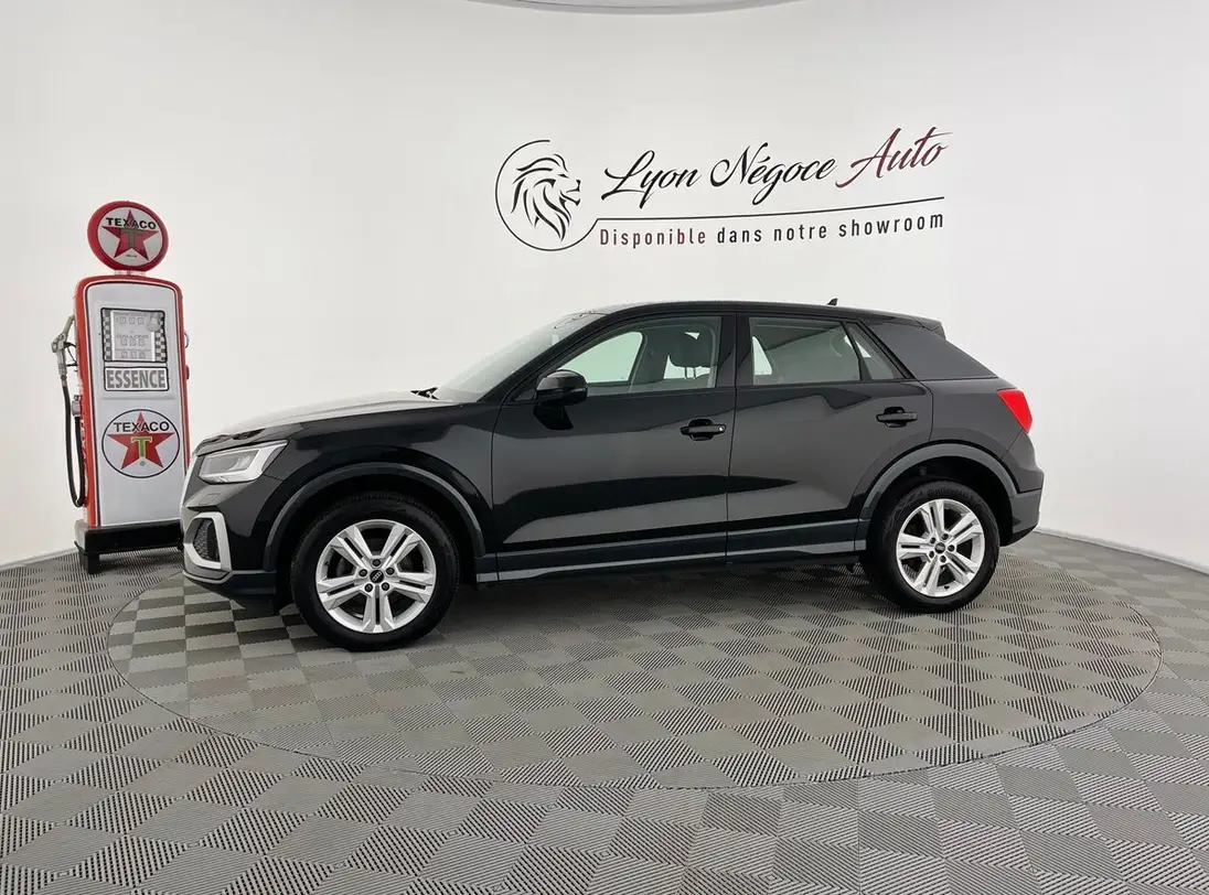 AUDI  Q2