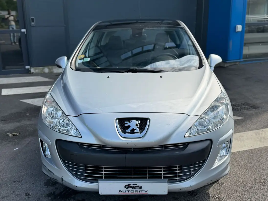 PEUGEOT    308