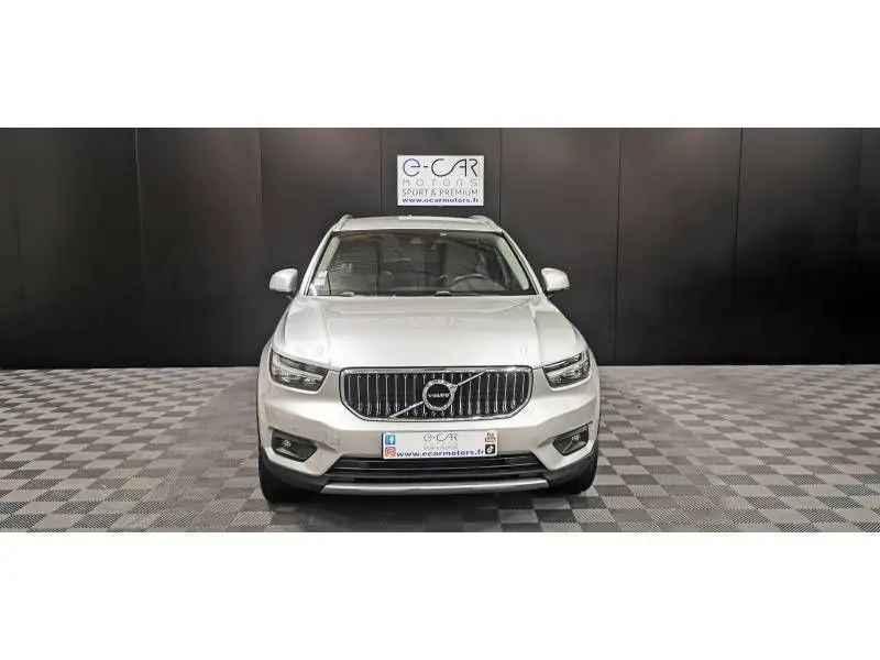 VOLVO    XC40