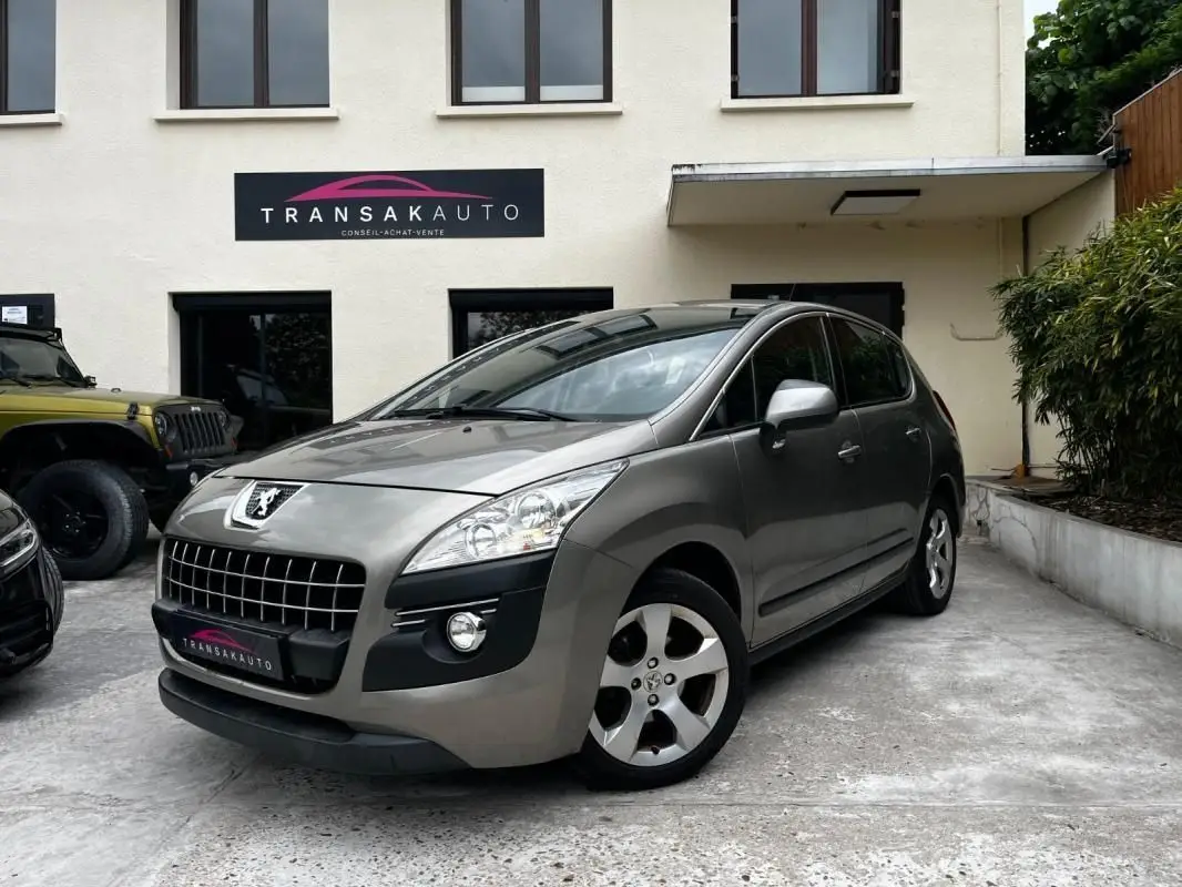 PEUGEOT  3008