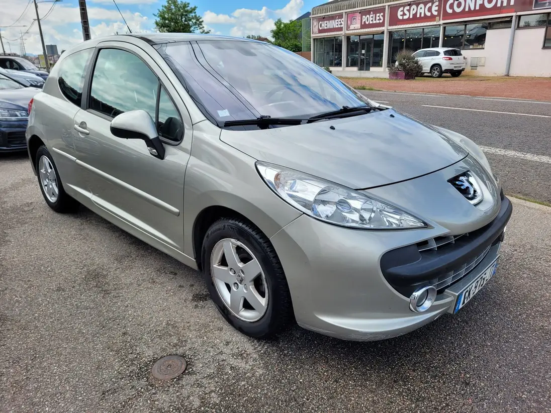 PEUGEOT    207