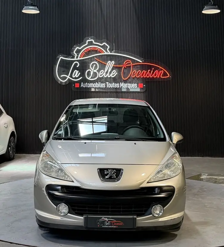  PEUGEOT  207