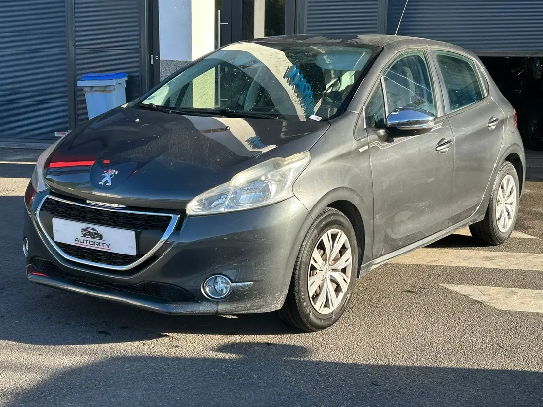 PEUGEOT 208 208